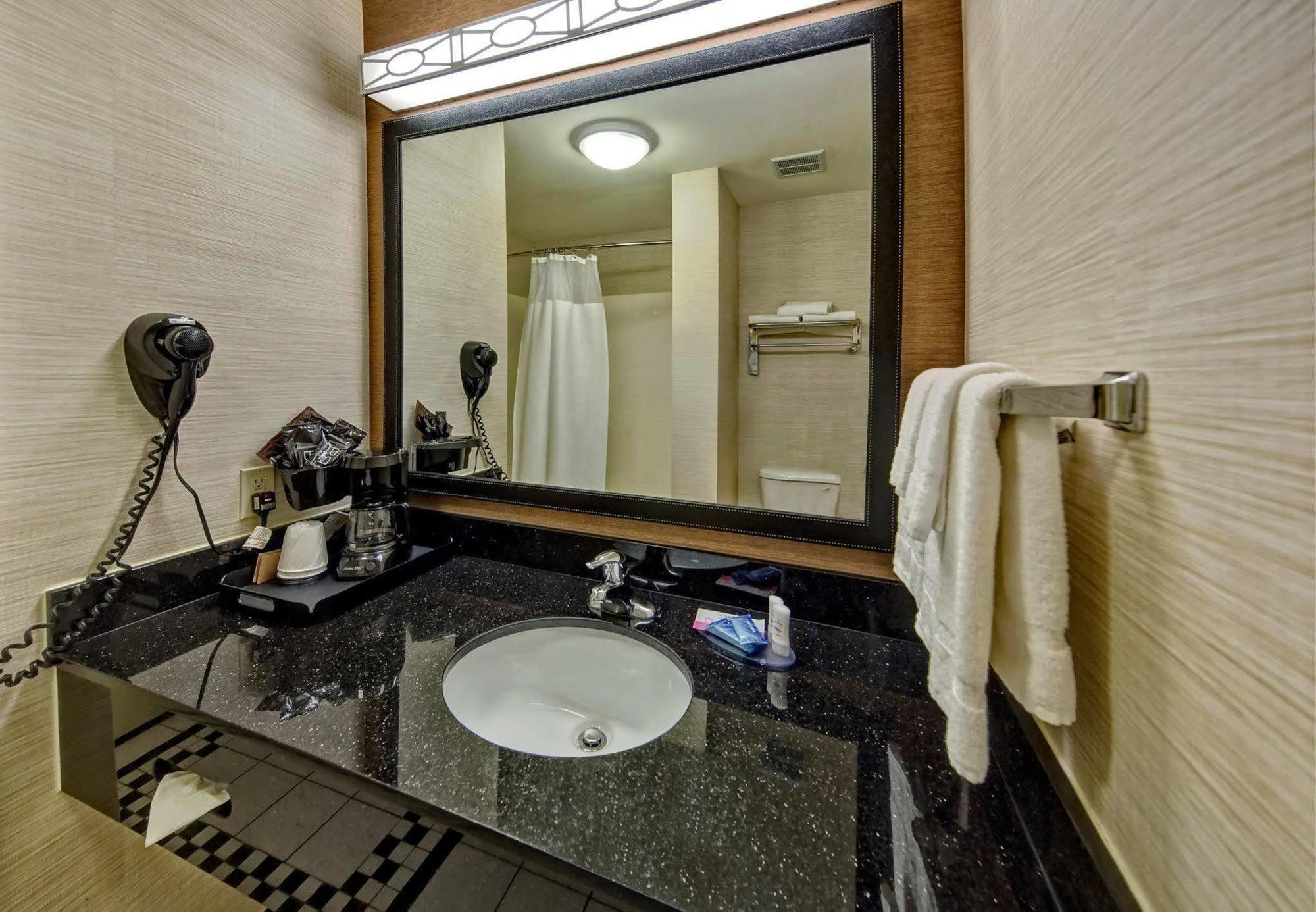 Fairfield Inn And Suites By Marriott Oklahoma City Airport Exterior foto